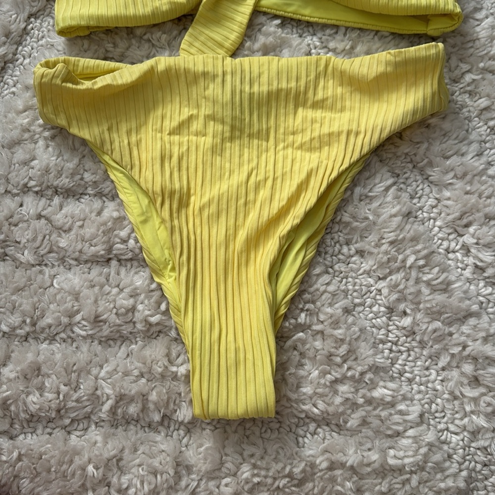 Yellow Ribbed Bikini Set - Picture 3 of 4